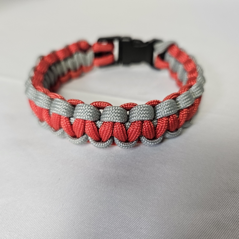 Handmade Red and Gray‎ 550 Paracord Bracelet Size 9"